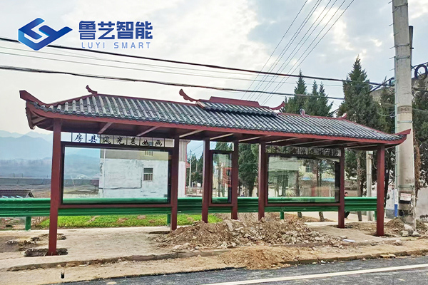 湖北仿古公交车候车亭竣工！